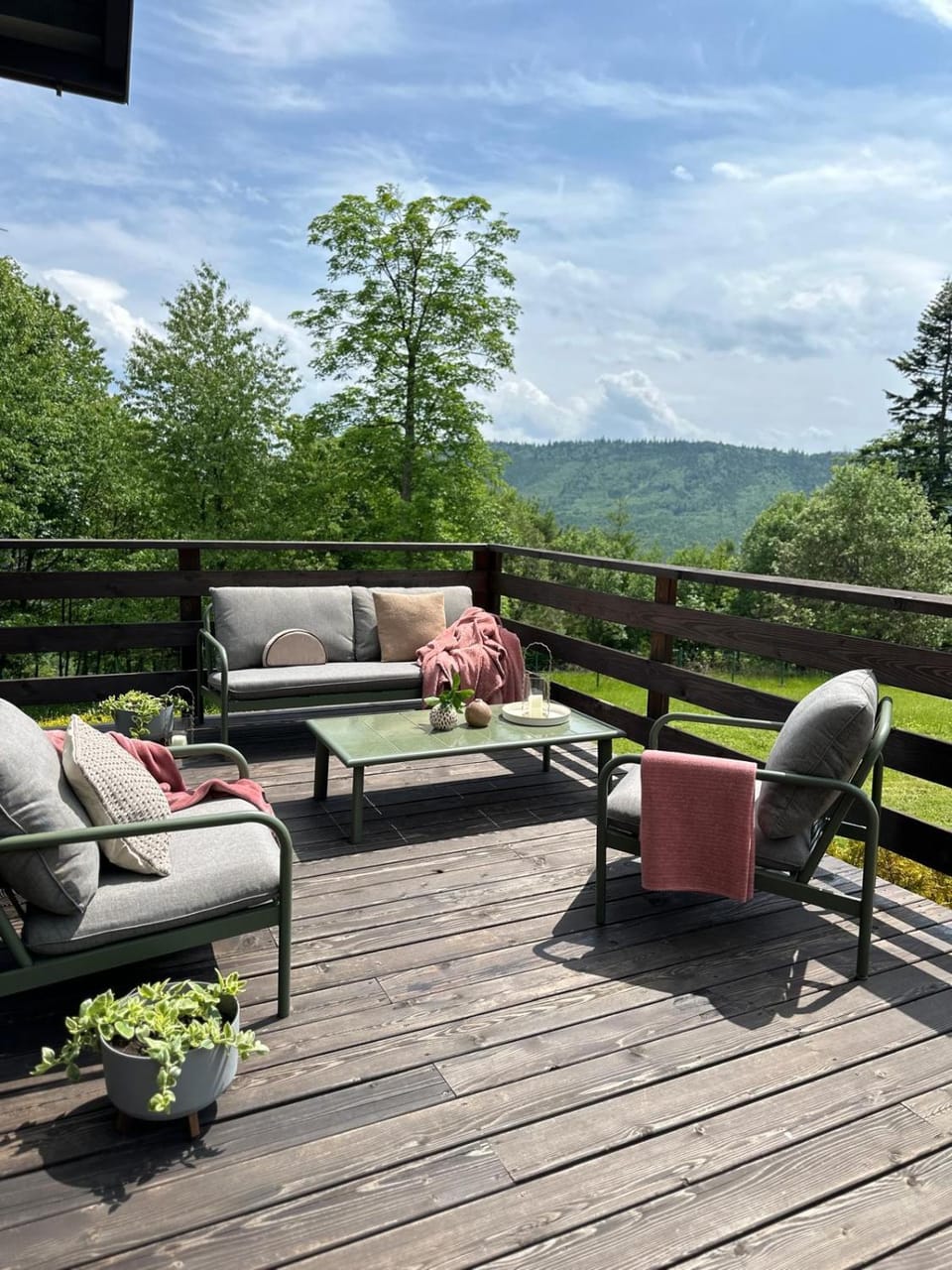 Day, Natural landscape, View (from property/room), Balcony/Terrace, Seating area, Garden view, Mountain view
