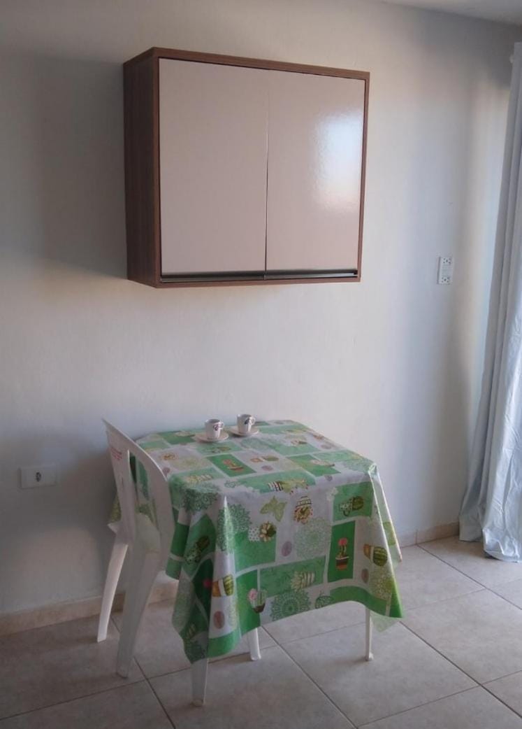 Kitnet para duas pessoas com garagem House in State of São Paulo