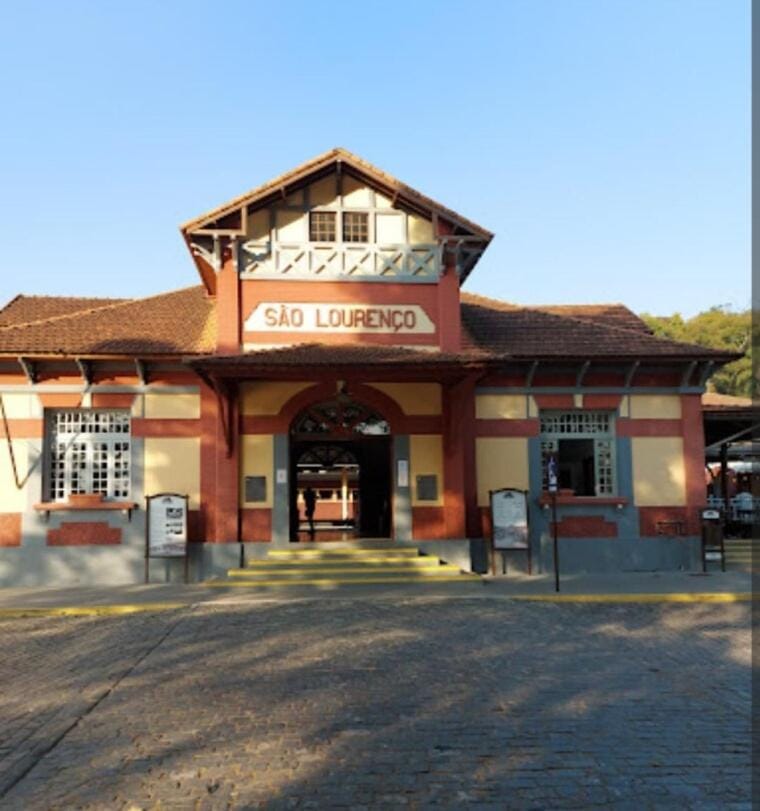 Kitnet para duas pessoas com garagem House in State of São Paulo