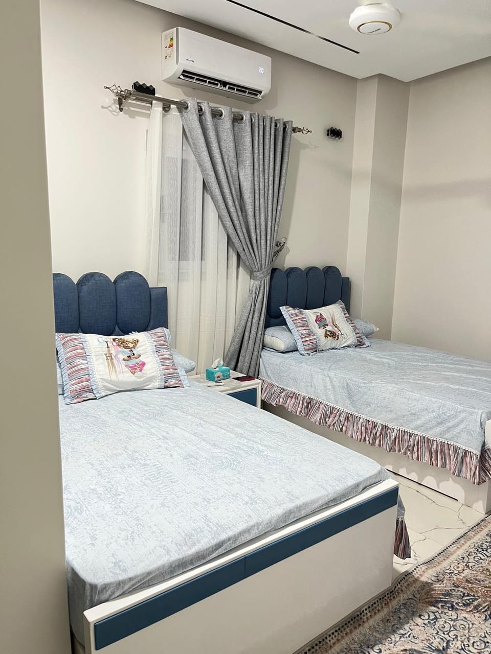 Bed, Photo of the whole room, air conditioner