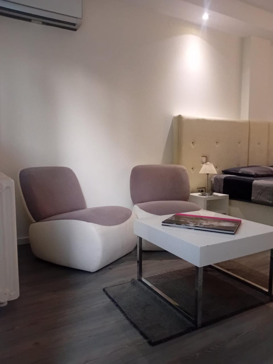 Living room, Seating area, air conditioner