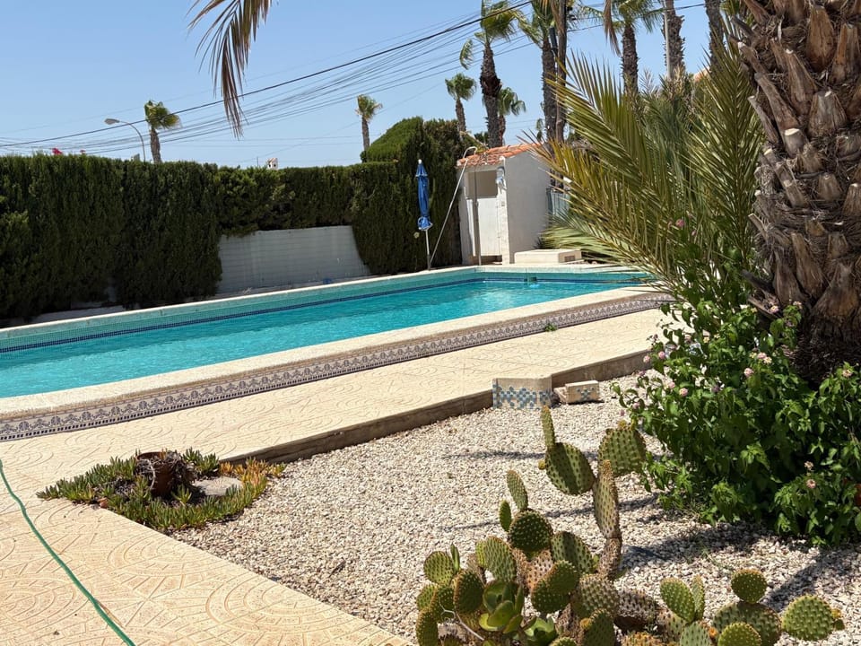 Ideal pool chalet WBR House in Torrevieja