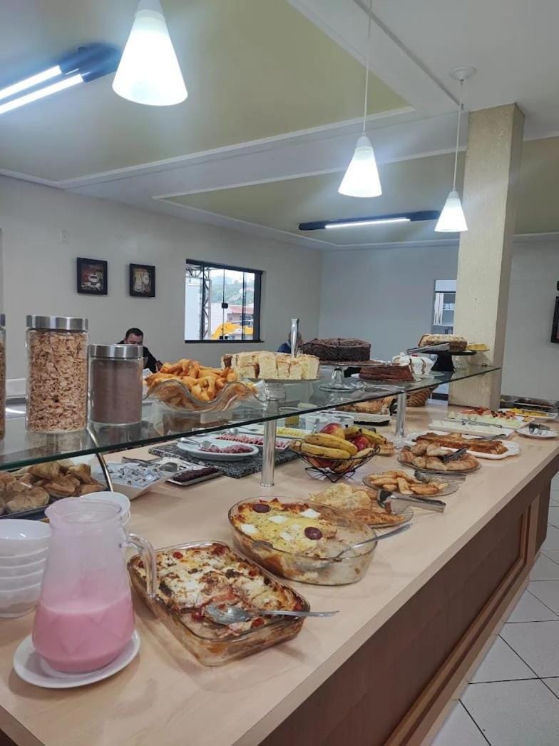 Restaurant/places to eat, Food and drinks, Breakfast, Buffet breakfast