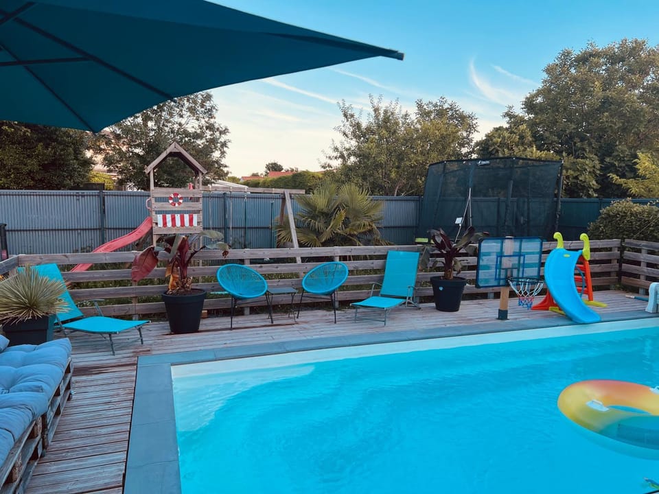 Pool view, Swimming pool