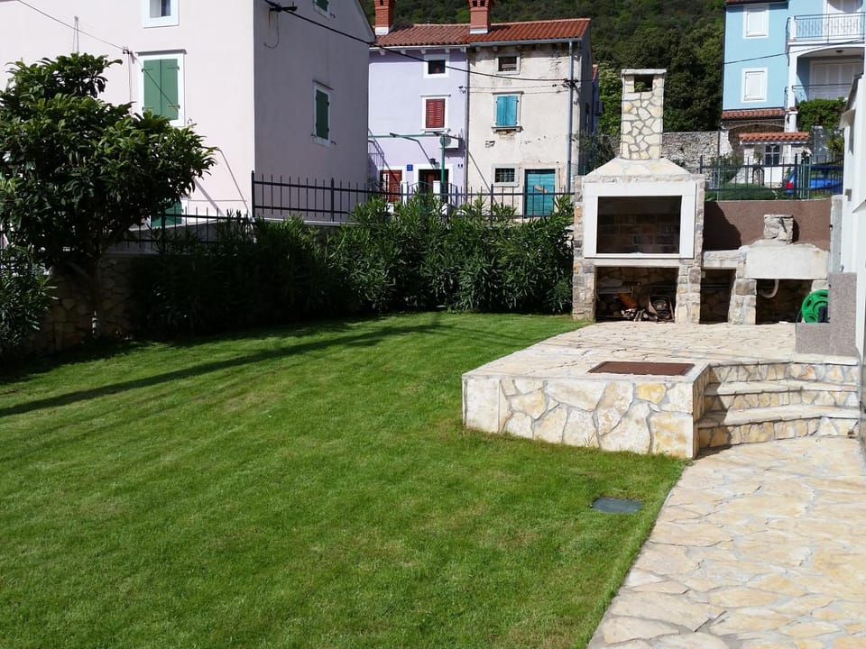 Property building, BBQ facilities, Garden