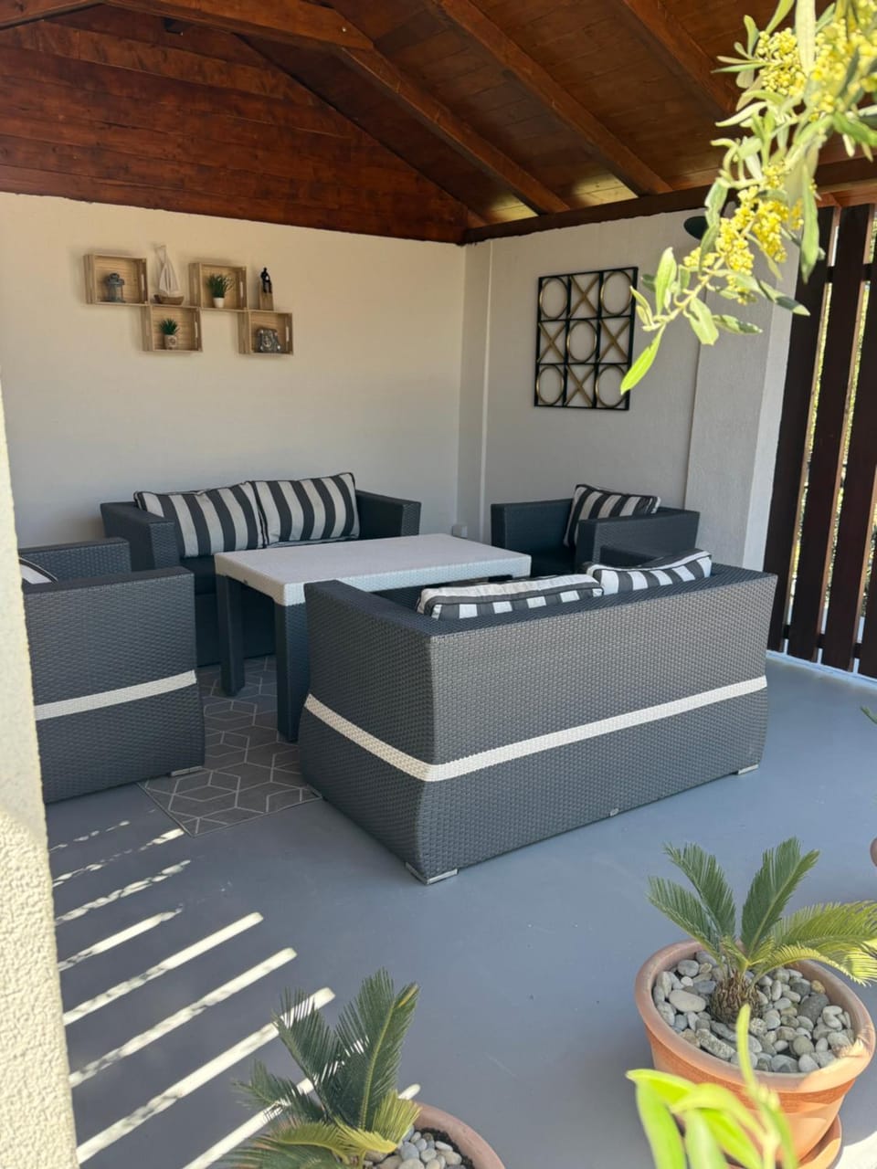 Villa Lara, Family Retreat with Sea View & Pool House in Biograd na Moru