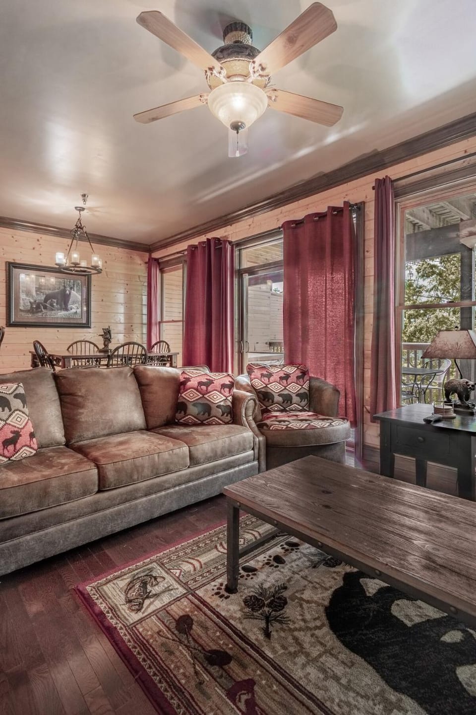 Rustic Escape Cabin w Private Hot Tub Cabin in Pigeon Forge