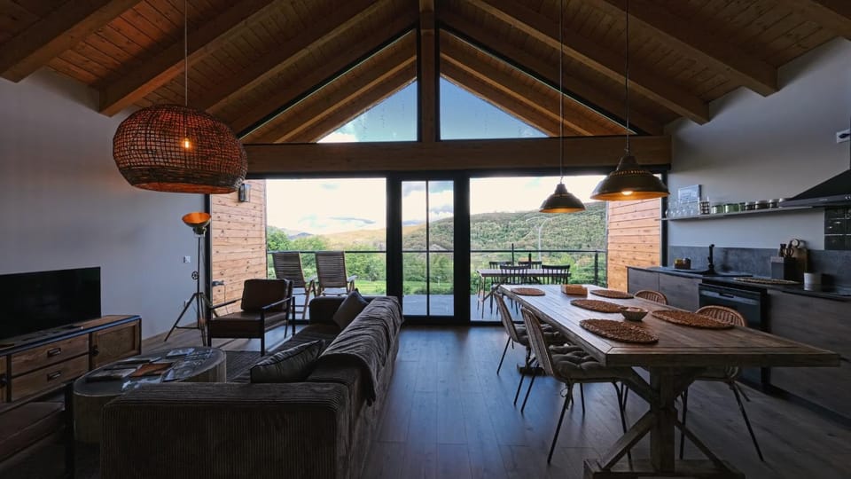 Living room, Mountain view, Mountain view