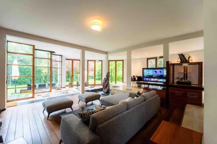Havre de Paix à Bruxelles avec piscine et sauna Villa in Flanders