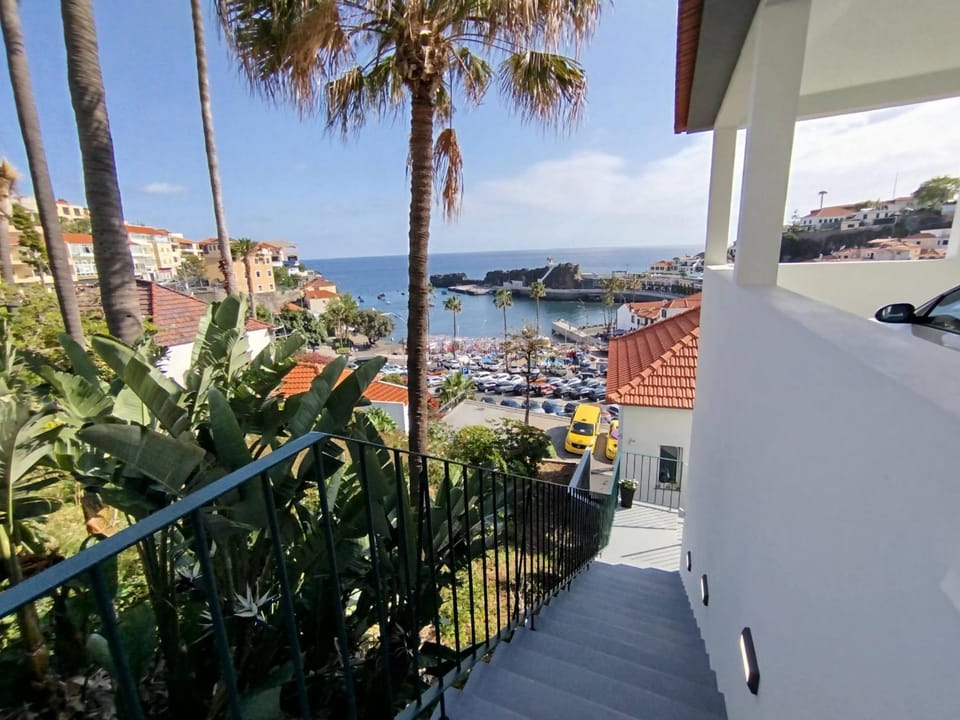Property building, Facade/entrance, Day, Natural landscape, View (from property/room), Balcony/Terrace, City view, Landmark view, Sea view, Street view