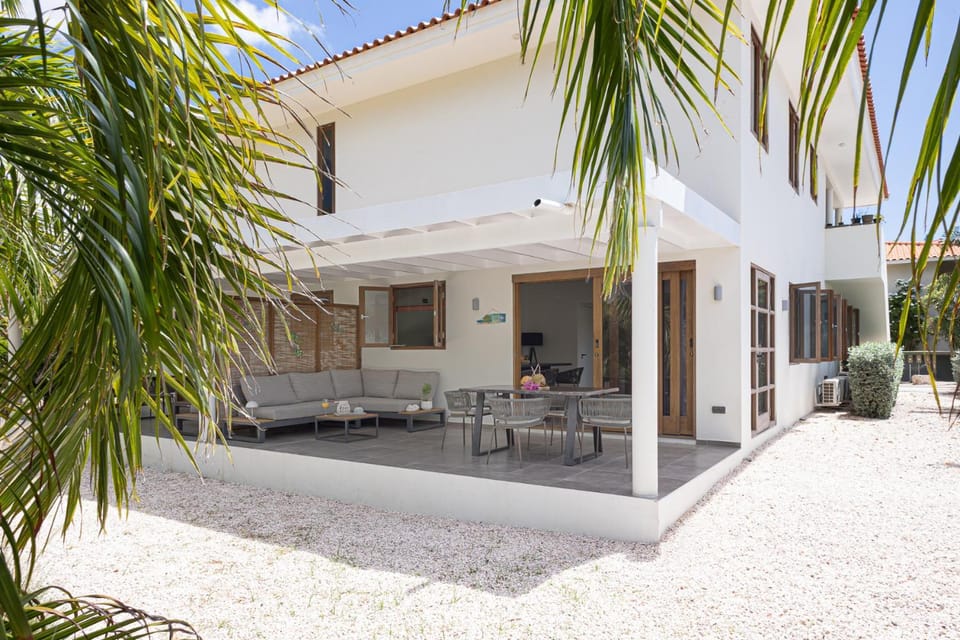 Property building, Patio, Day, Dining area