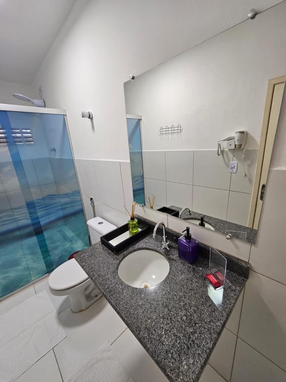 Shower, Toilet, Bathroom, towels