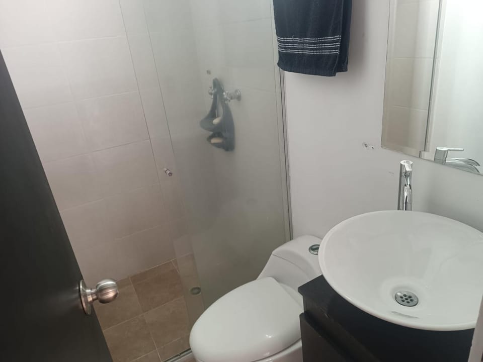 Alcoba amplia con cama doble Vacation rental in Envigado