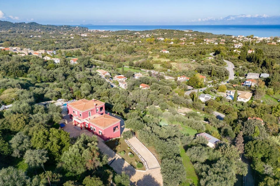 Property building, View (from property/room), View (from property/room), Mountain view, Sea view, Sea view, Location