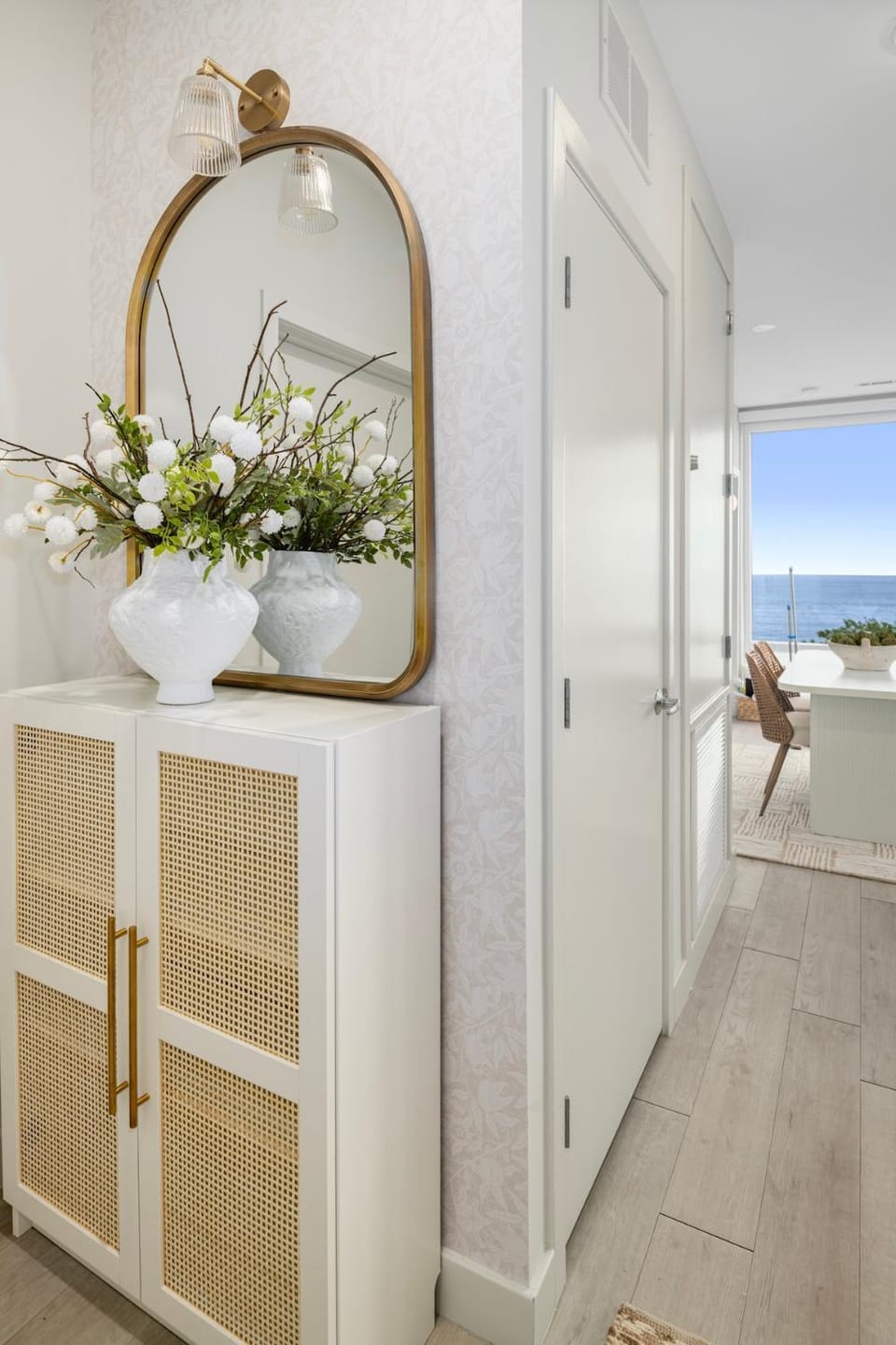 The Boston Beach House Apartment hotel in Revere