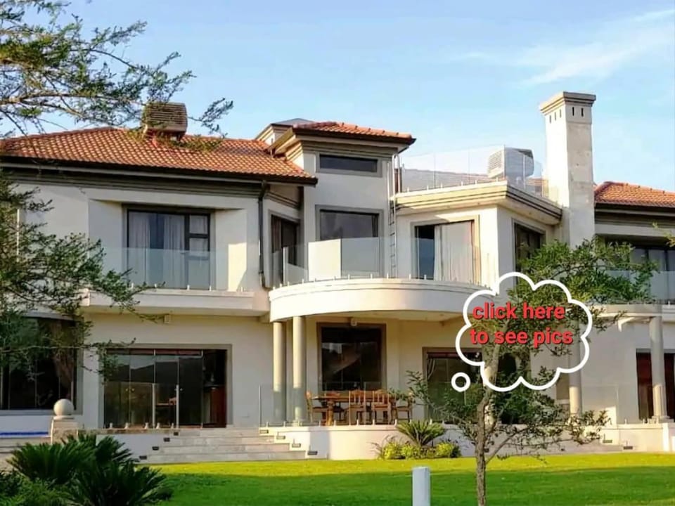 The Villa Luxe Hartbeespoort Golf and Wildlife Estate Villa in Gauteng