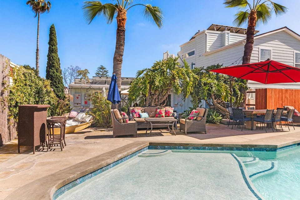Boho Oasis with Pool Spa Firepit BBQ Ping Pong House in Pacific Beach