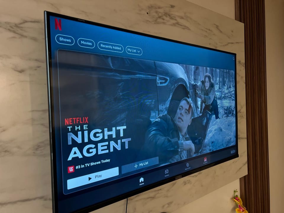 Communal lounge/ TV room, Night, TV and multimedia, Evening entertainment