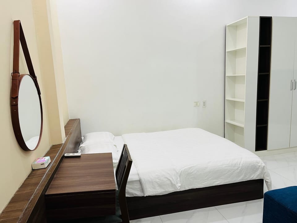 Bed, Photo of the whole room, Bedroom, hair dresser, wardrobe