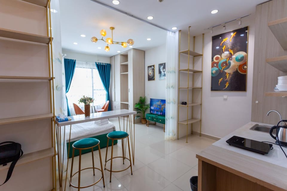 Kitchen or kitchenette, Living room, Seating area, Dining area, hair dresser, minibar