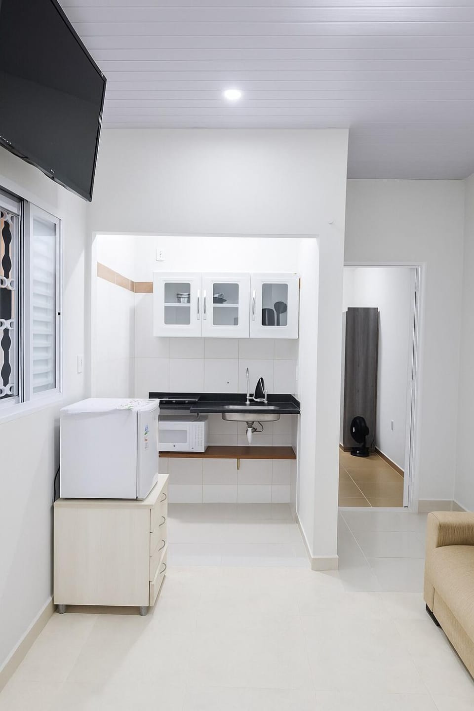 TV and multimedia, Kitchen or kitchenette, minibar, oven, stove