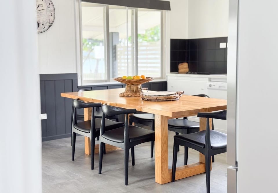 Dining area, kitchen