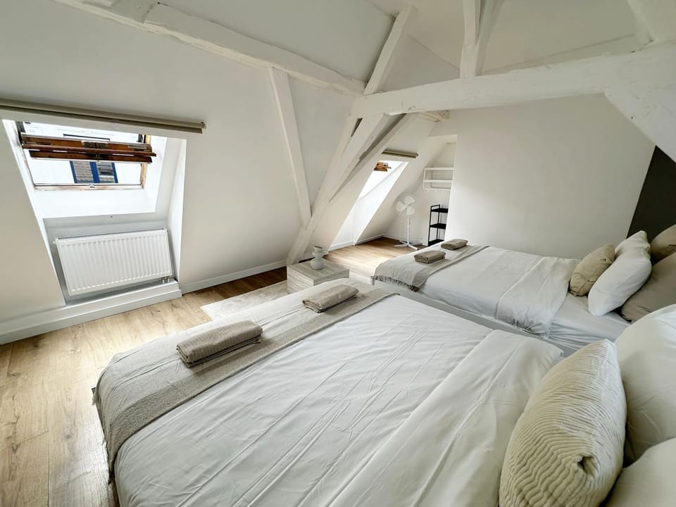Bed, Bedroom