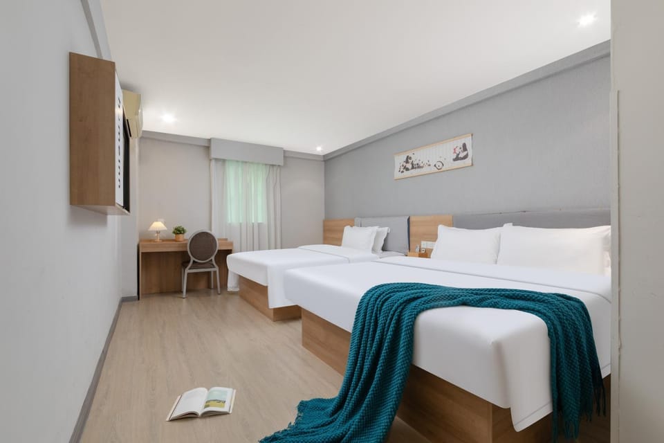 Home Inn-Wuhan Yellow Crane Tower Epiphyllum Forest Huayi Select Hotel Hotel in Wuhan