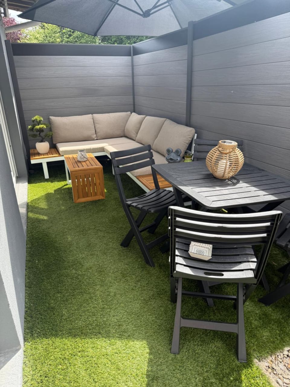 Superbe cocon chic, clim et terrasse privée, déco soignée Apartment in Bourgogne-Franche-Comté