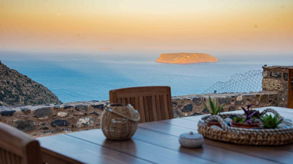 Agnanti Mountain & Sea Hideaway Apartment in Decentralized Administration of the Aegean