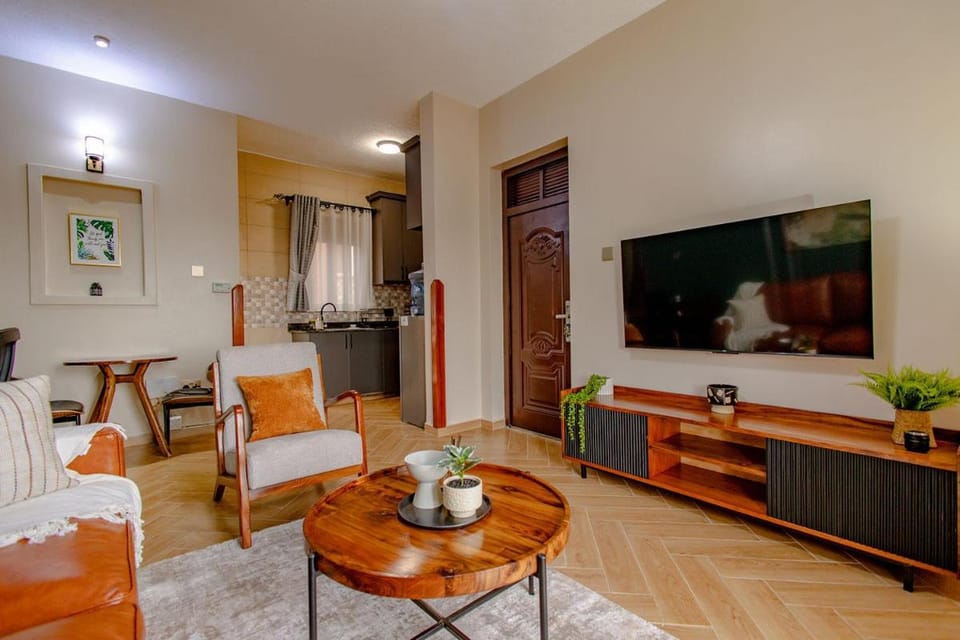 Eclectic 1BR in Ntinda with fast WiFi, plush queen bed & is WFH friendly Apartment in Kampala