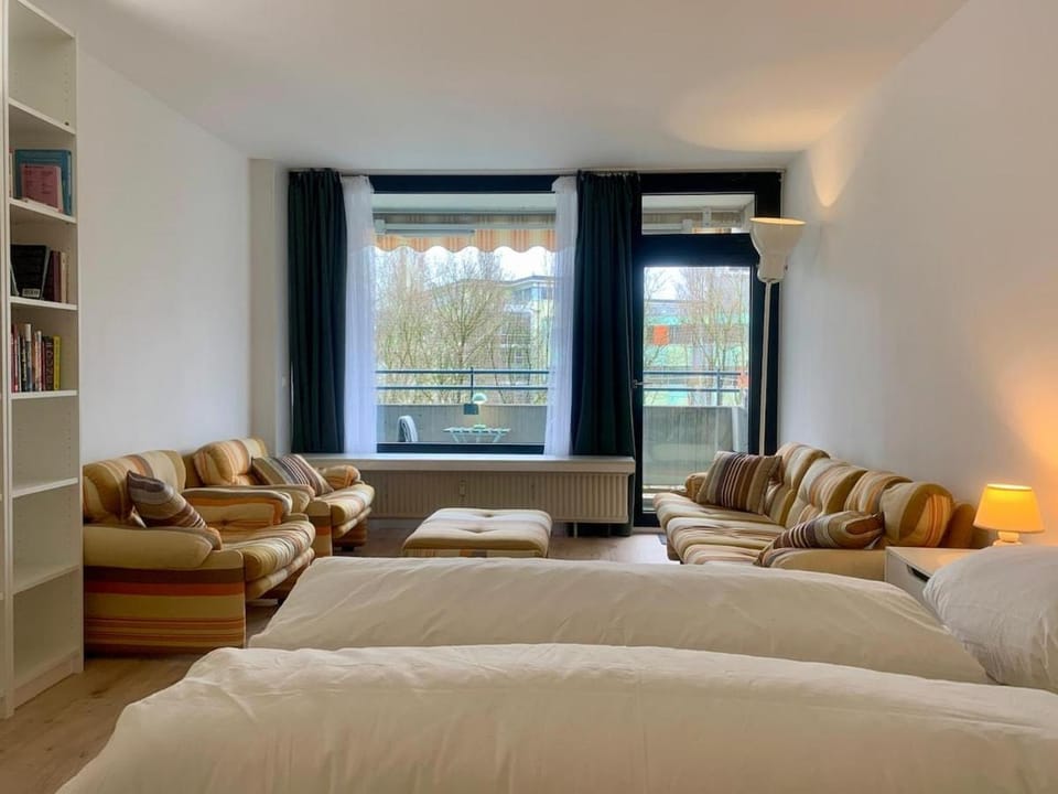 Central flat with 3 bedrooms and free parking space Apartment in Munich