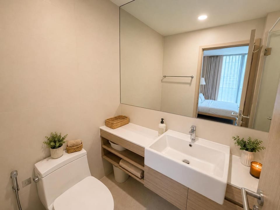 Luxury Resort vibes-5mins walk BTS Ekkamai Apartment in Bangkok