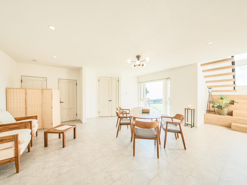 Living room, Dining area