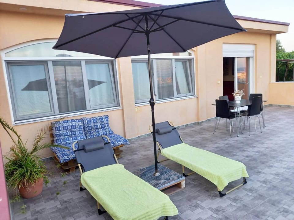 View (from property/room), Balcony/Terrace, City view