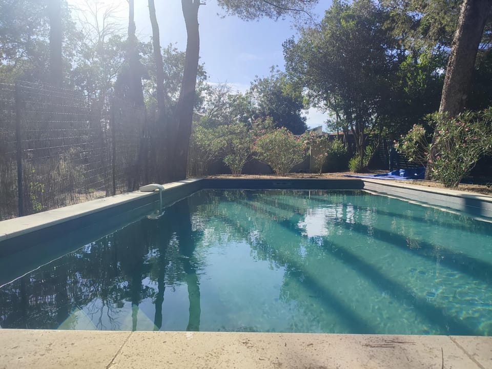 Swimming pool, Swimming pool