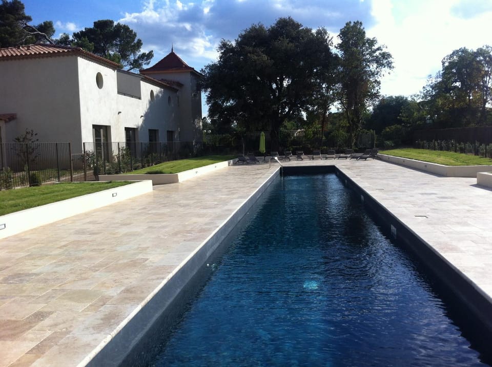Swimming pool, Swimming pool