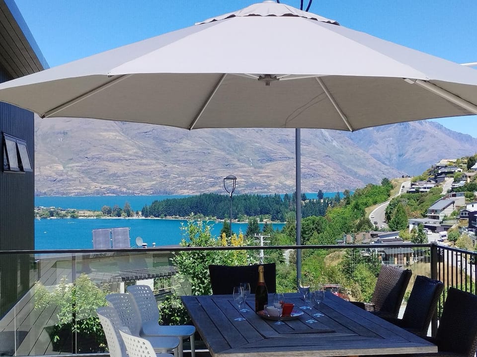 Balcony/Terrace, Mountain view