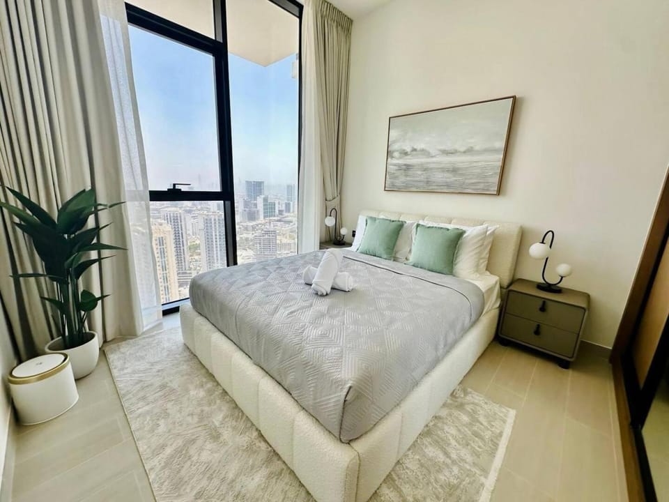 Sky 2br Sanctuary With Plunge Pool Gym Parking! Apartment in Dubai