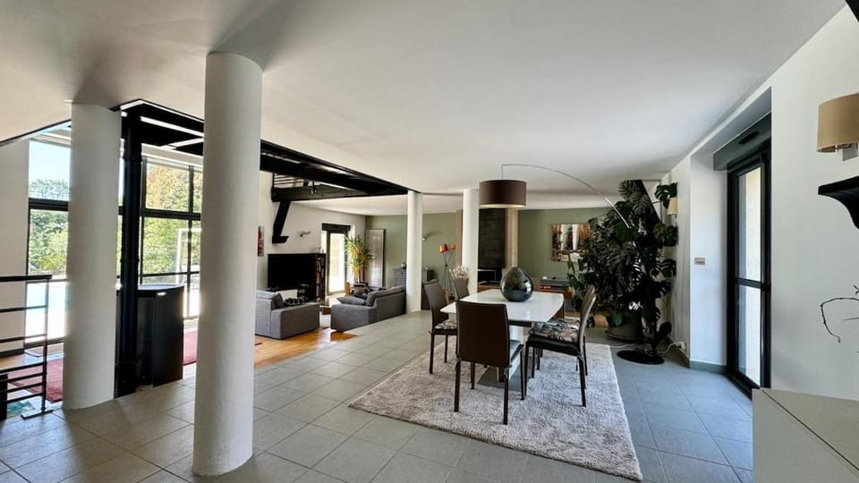 Maison en Pierre - piscine - jacuzzi House in Nouvelle-Aquitaine