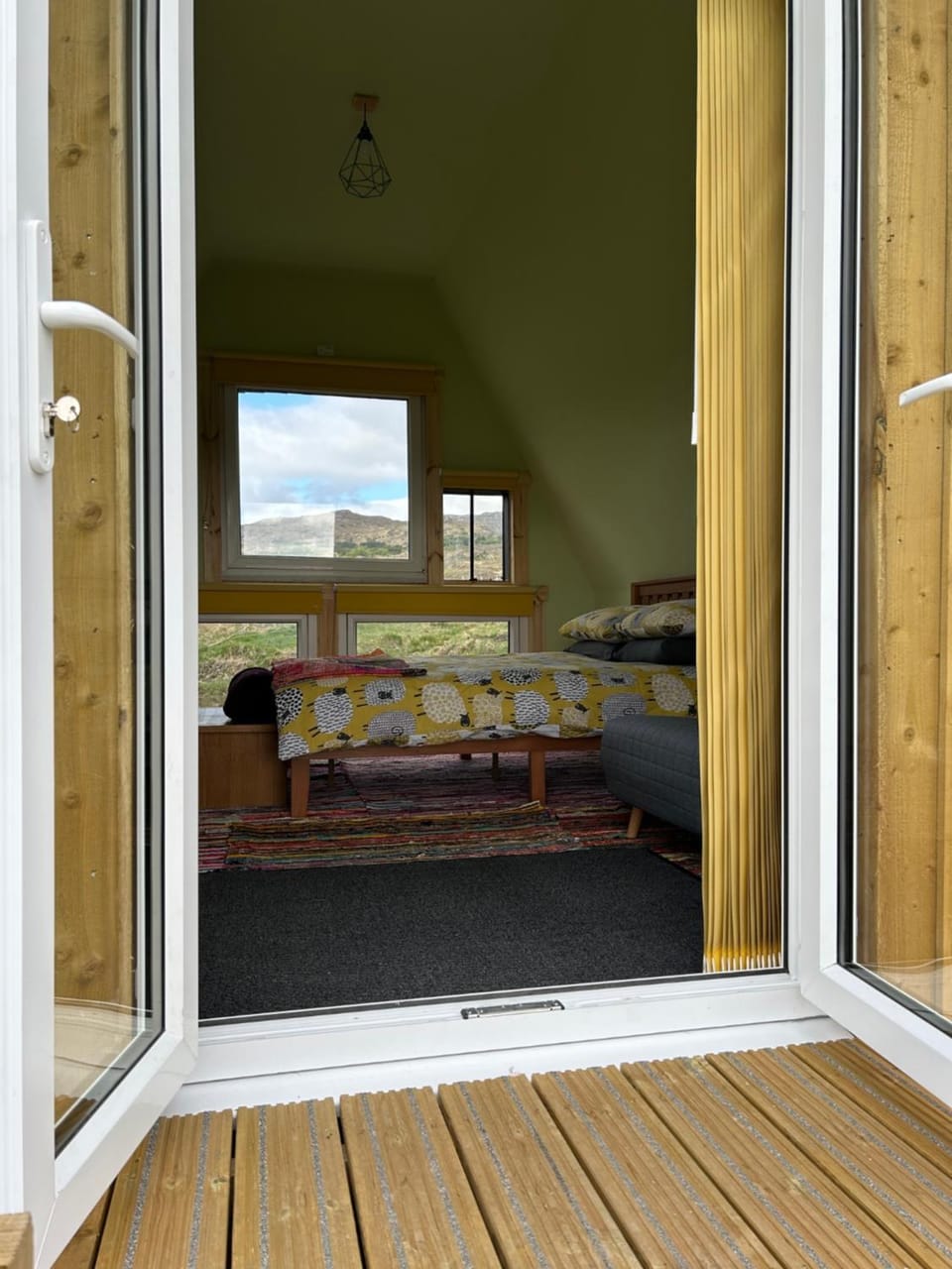 sterlochy cabin off grid Cabin in Scotland
