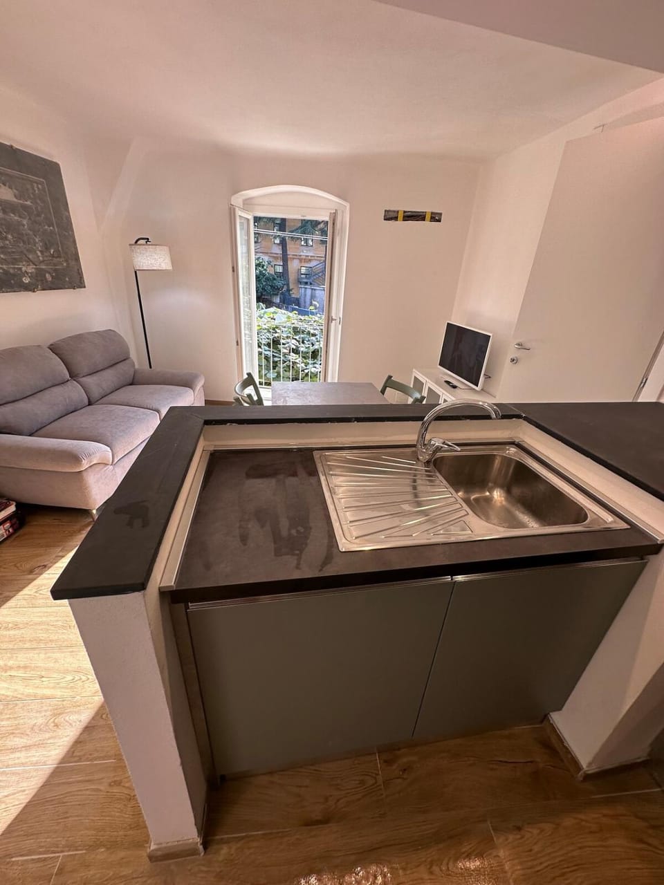 Kiwi home in the historic center with a small terrace Apartment in Levanto