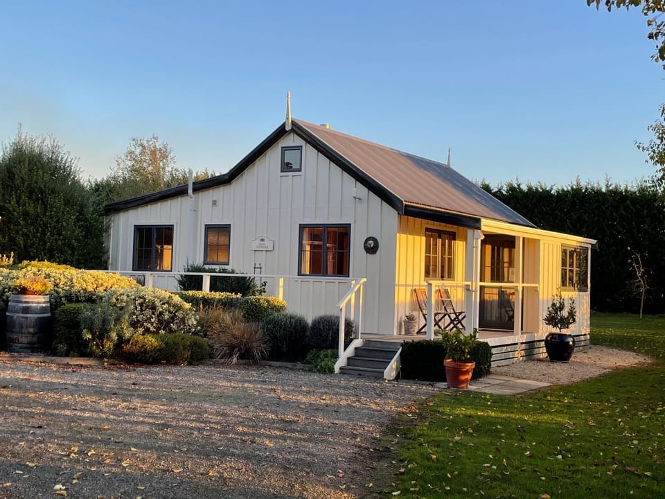 Property building, Day, Garden