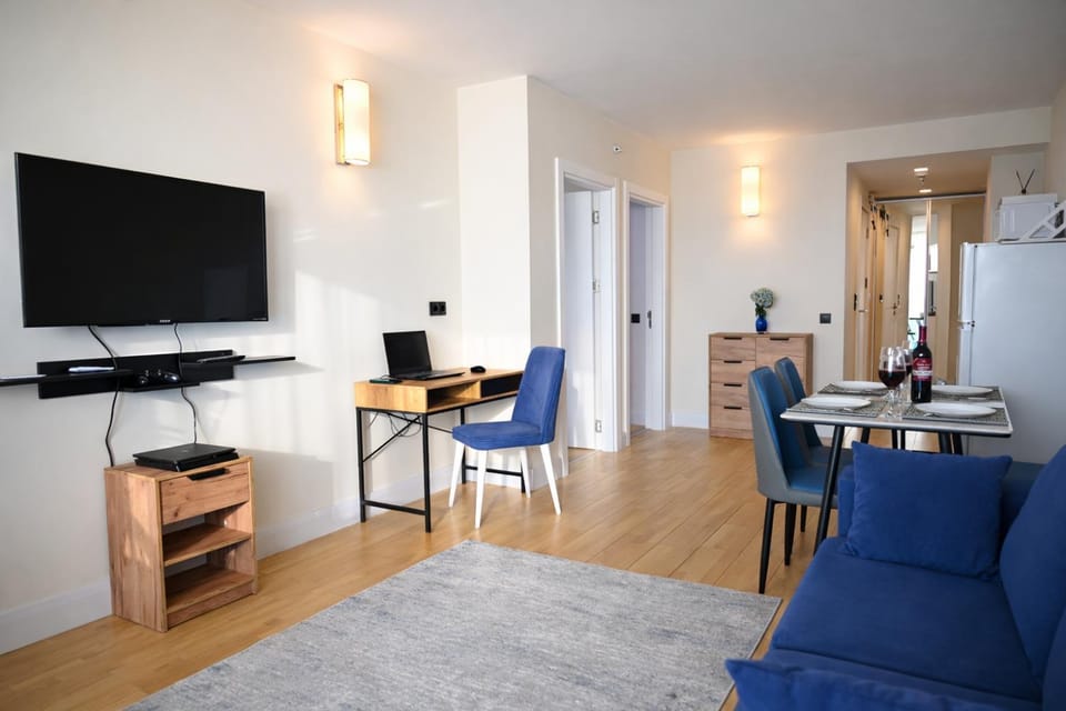TV and multimedia, Living room, Dining area