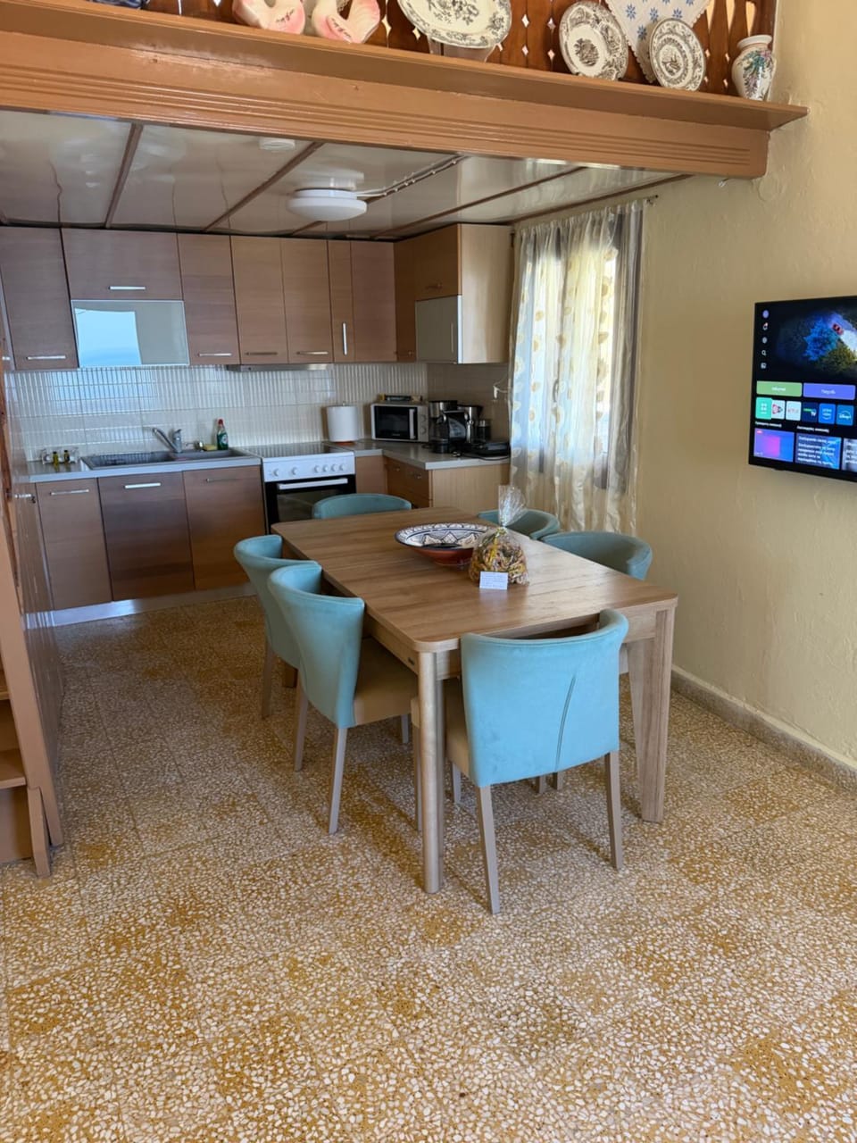 Everlasting Blue House in Decentralized Administration of the Aegean
