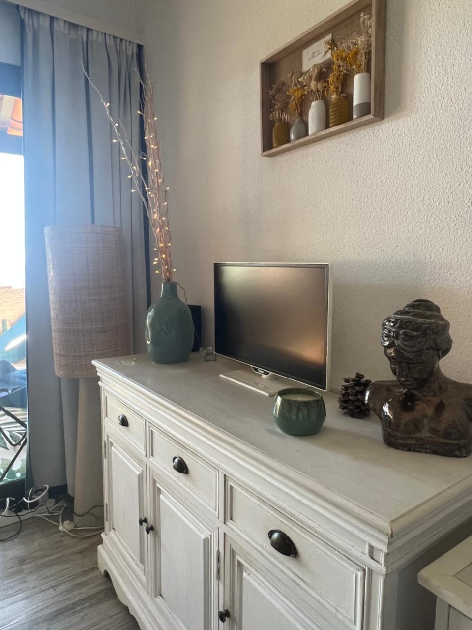 TV and multimedia, Seating area