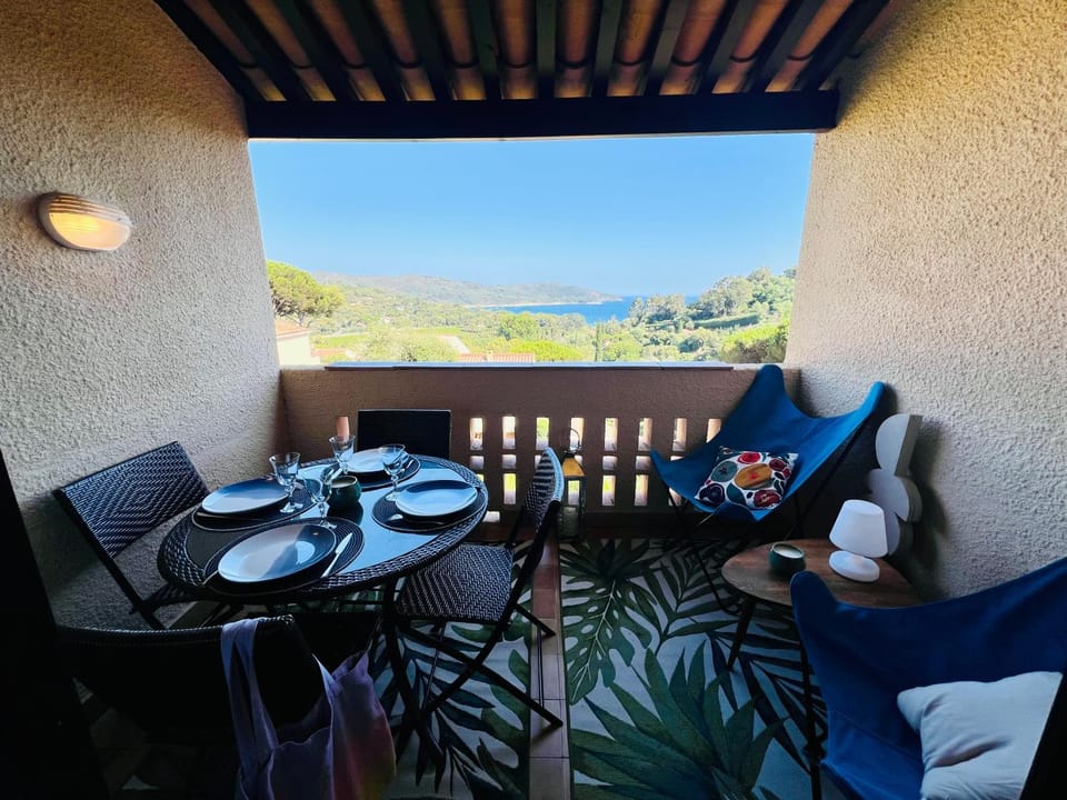 Patio, Dining area