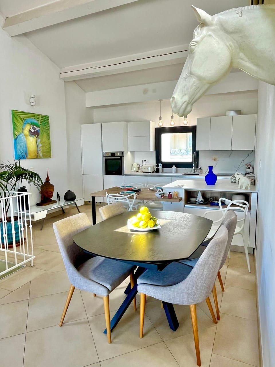 Duplex de 95 m2 sur le port, 17m2 de terrasse,parking Apartment in French Riviera