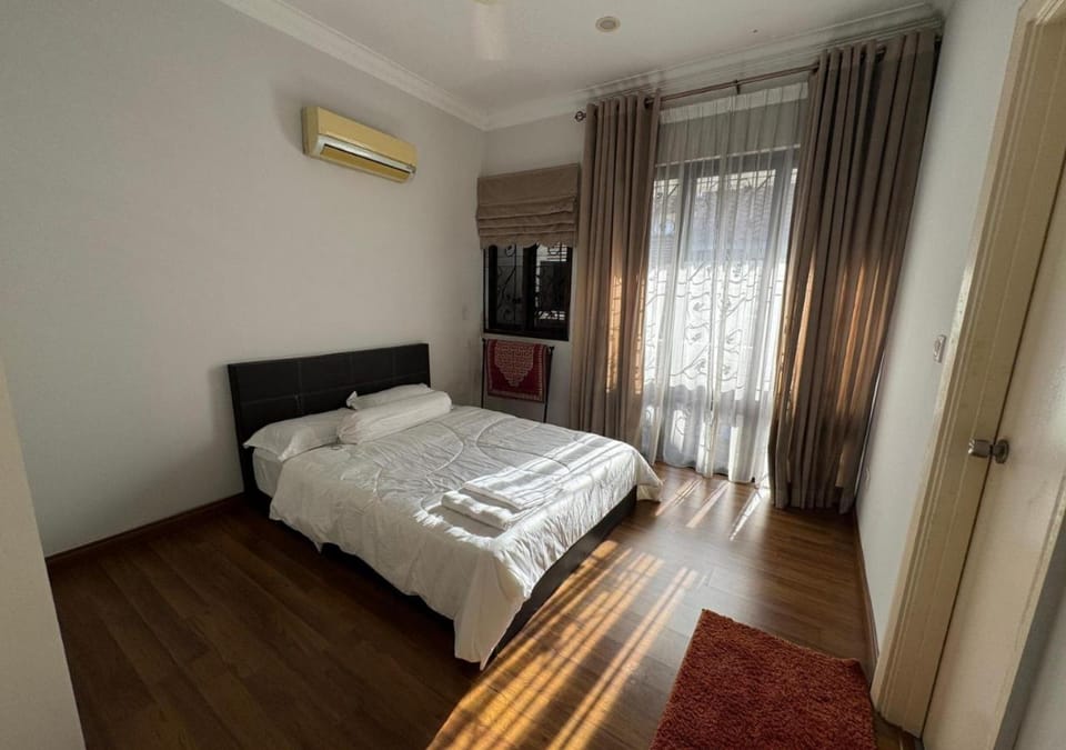 Toilet, Patio, View (from property/room), Balcony/Terrace, towels, air conditioner, air conditioner