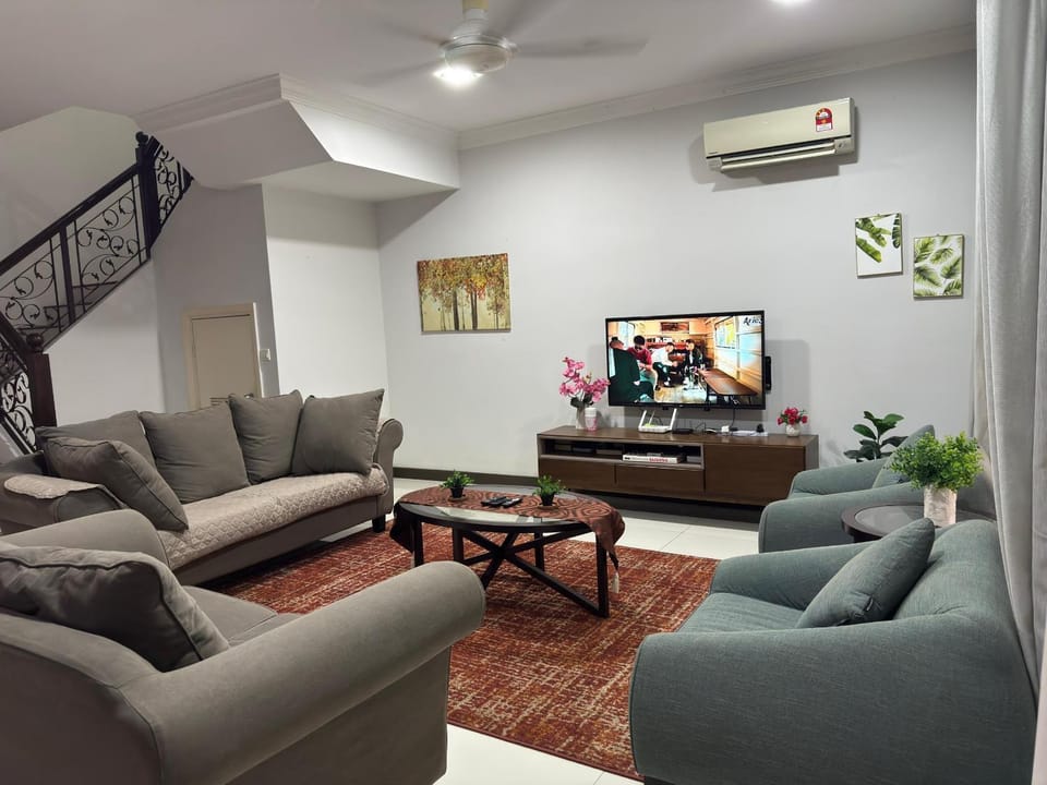 Dining area, Evening entertainment